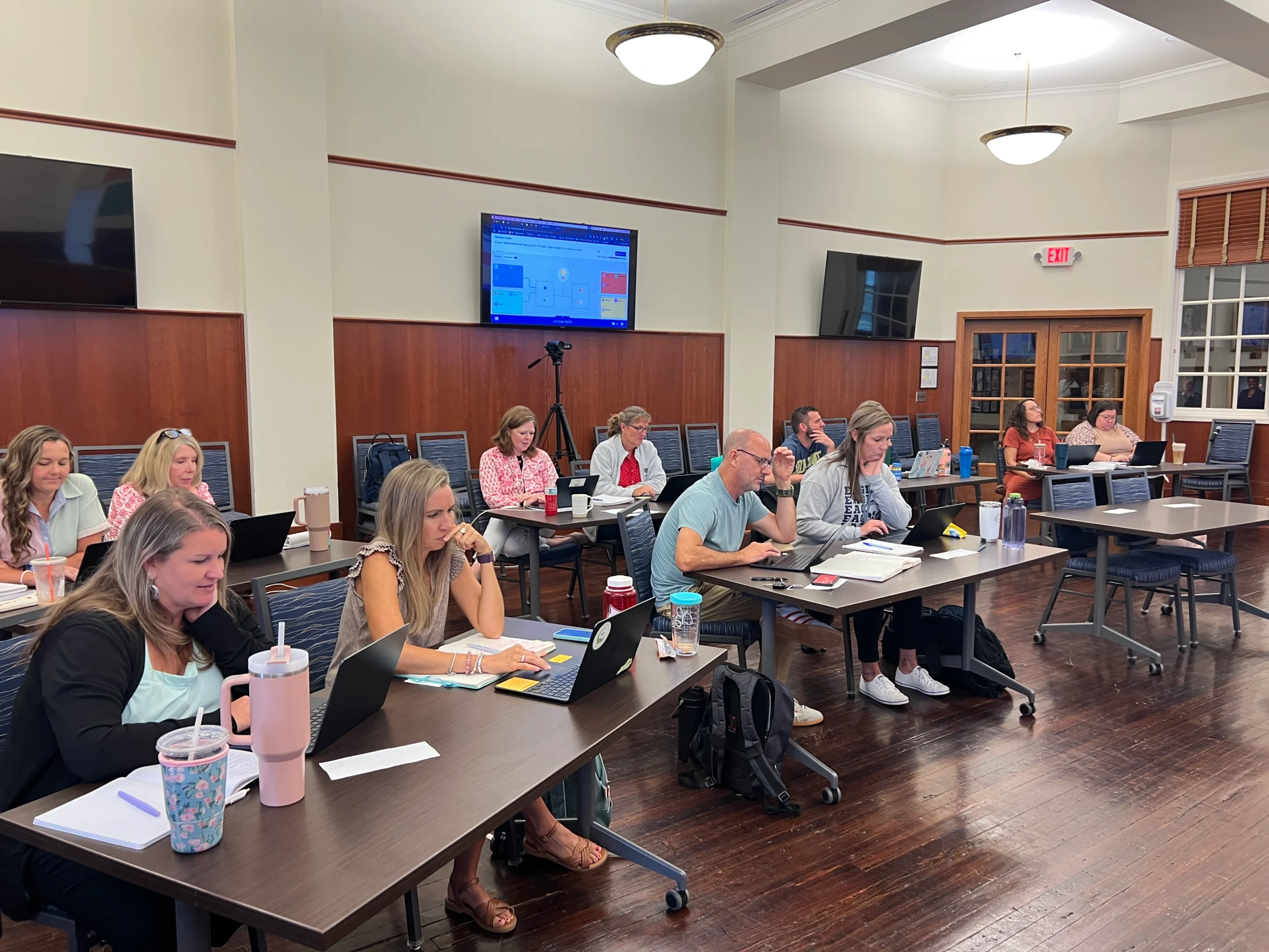 Shelby County Schools Admin (KY) take part in an admin focused version of the Short Answer AI workshop